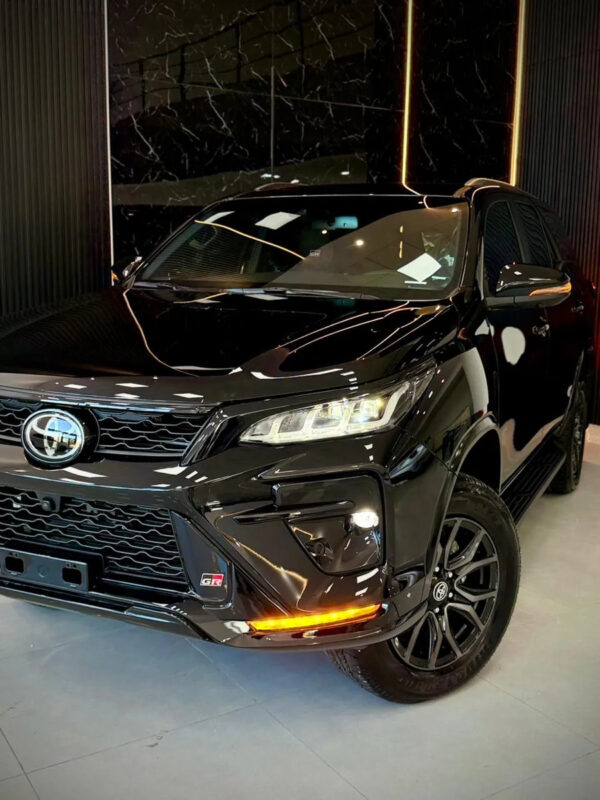 D_NQ_NP_701106-MLA110746386936_052026-F.jpg Toyota Sw4 2.8 Tdi Gr-s 4x4 7as 6at