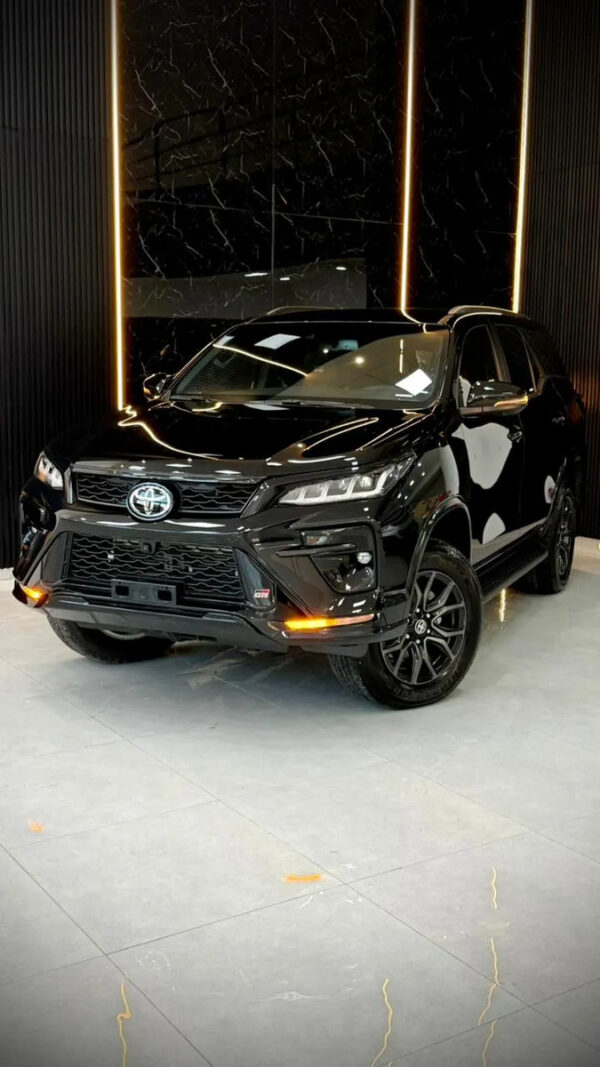 D_NQ_NP_807678-MLA111706054581_052026-F.jpg Toyota Sw4 2.8 Tdi Gr-s 4x4 7as 6at
