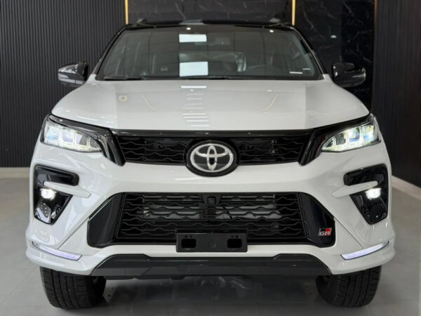 D_NQ_NP_814098-MLA110597065884_052026-F.jpg Toyota Sw4 2.8 Tdi Gr-s 4x4 7as 6at