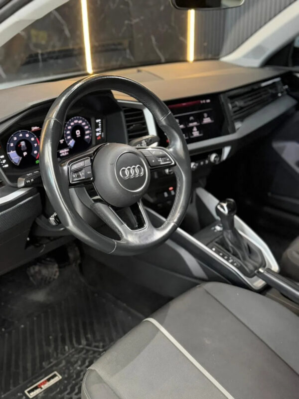 AUDI A1 SPORTBACK 30 TFSI STRONIC