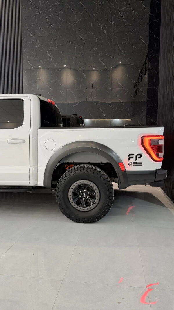 D_NQ_NP_997425-MLA110090657432_042026-F.jpg Ford F-150 Raptor 3.5l Bi-turbo