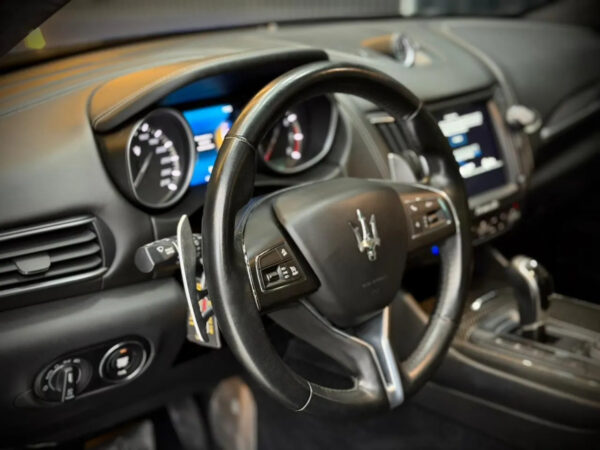 D_NQ_NP_661659-MLA112496446579_052026-F.jpg MASERATI LEVANTE S