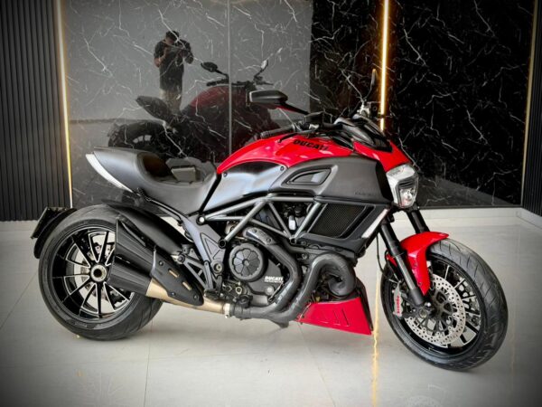 10 DUCATI DIAVEL