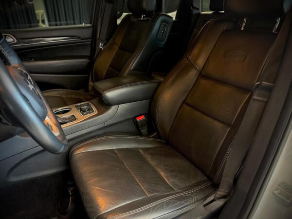 7 JEEP GRAND CHEROKEE OVERLAND