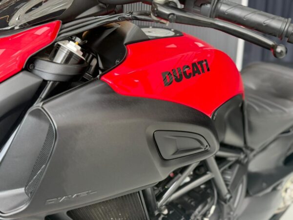 7 DUCATI DIAVEL