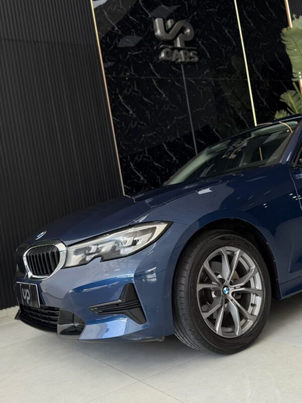 WhatsApp Image 2026-09-11 at 2.35.15 PM (3) BMW 320i