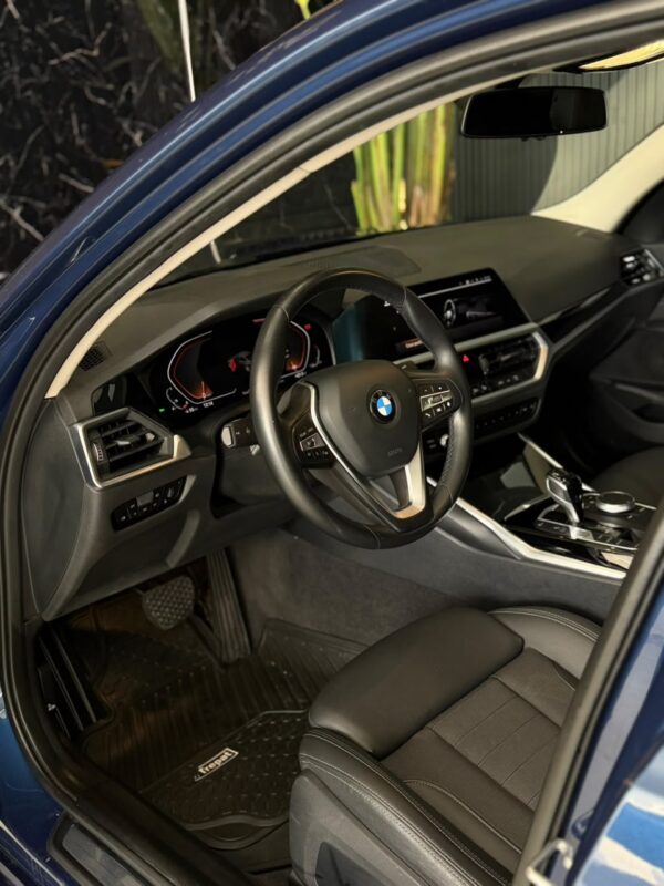 WhatsApp Image 2026-09-11 at 2.35.31 PM (3) BMW 320i
