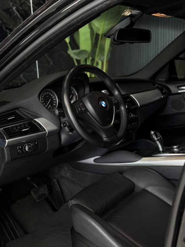 WhatsApp Image 2026-09-11 at 2.35.32 PM (2) BMW 320i