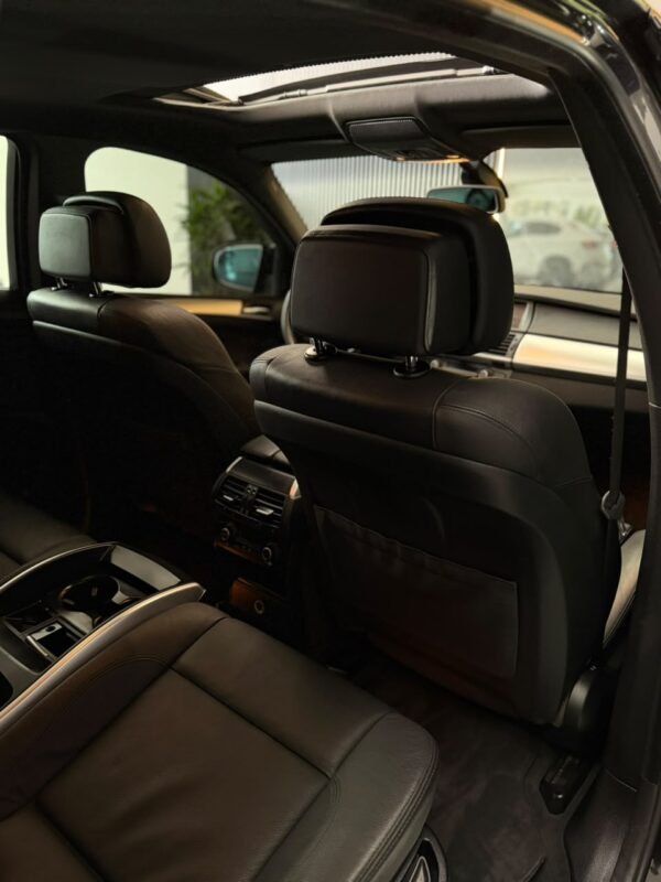 WhatsApp Image 2026-09-11 at 2.35.34 PM (1) BMW 320i