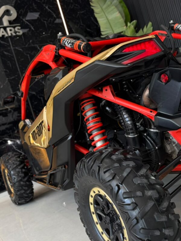 CAN-AM MAVERICK X3 RC