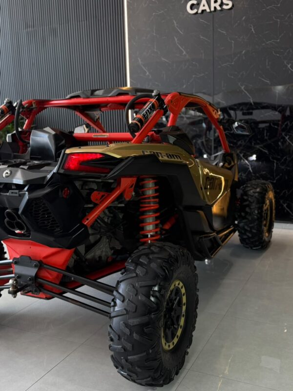 CAN-AM MAVERICK X3 RC