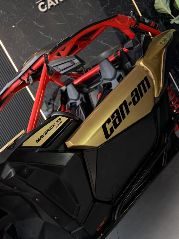 CAN-AM MAVERICK X3 RC