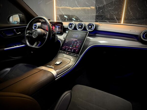 12 MERCEDES-BENZ C 300 MHEV