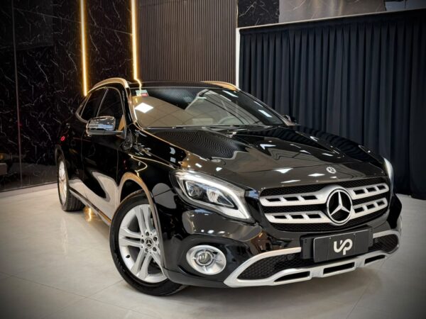 MERCEDES-BENZ GLA 200