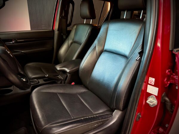 WhatsApp Image 2026-06-29 at 13.23.46 (1) TOYOTA HILUX 4X4 D/C SRX 2.8 TDI 6 A/T