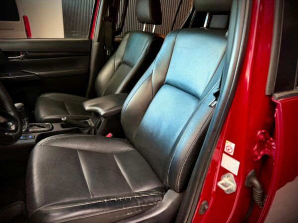 WhatsApp Image 2026-06-29 at 13.23.46 TOYOTA HILUX 4X4 D/C SRX 2.8 TDI 6 A/T