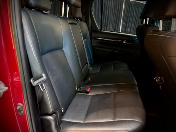 WhatsApp Image 2026-06-29 at 13.23.48 (2) TOYOTA HILUX 4X4 D/C SRX 2.8 TDI 6 A/T