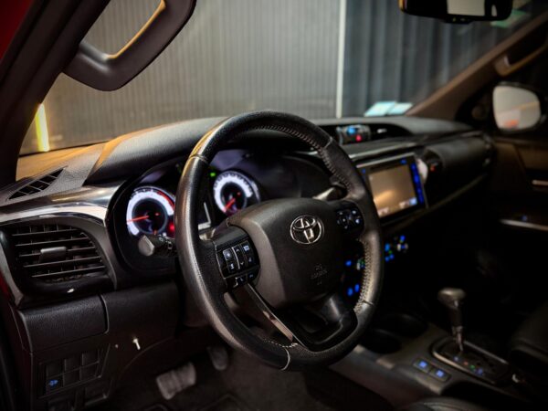 WhatsApp Image 2026-06-29 at 13.23.48 (4) TOYOTA HILUX 4X4 D/C SRX 2.8 TDI 6 A/T
