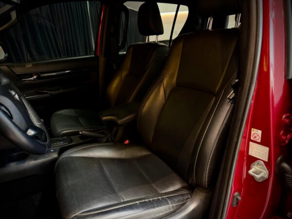 WhatsApp Image 2026-06-29 at 13.23.48 (5) TOYOTA HILUX 4X4 D/C SRX 2.8 TDI 6 A/T