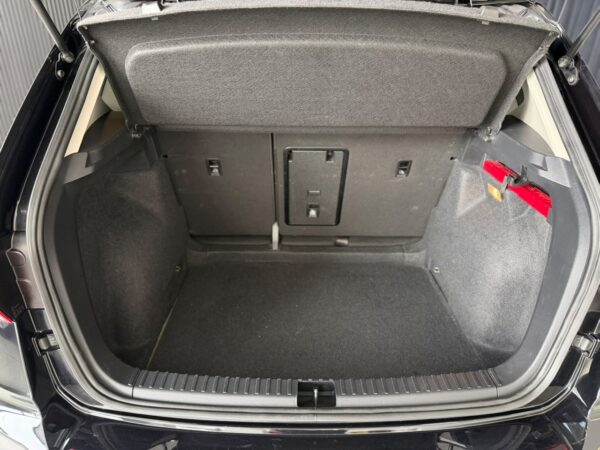 WhatsApp Image 2026-07-17 at 15.52.52 (2) VOLKSWAGEN TAOS COMFORTLINE 250 TSI AT