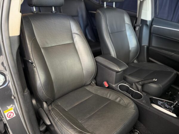 WhatsApp Image 2026-07-25 at 12.33.50 (1) TOYOTA COROLLA SE-G 1.8 CVT