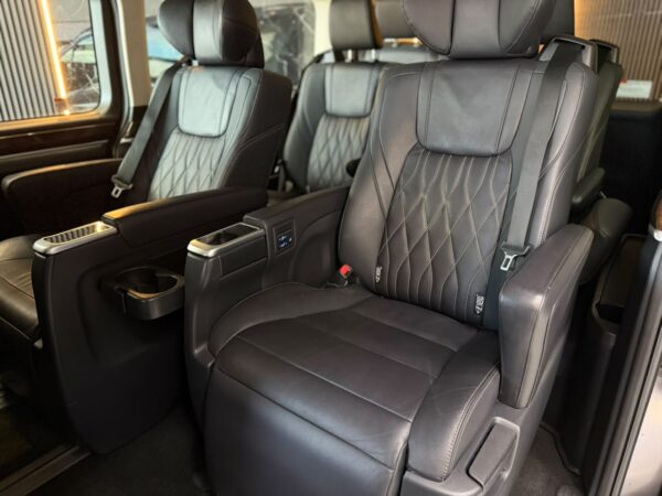 WhatsApp Image 2026-08-19 at 4.46.24 PM (2) TOYOTA HIACE WAGON 2.8 TDI 6AT 10A
