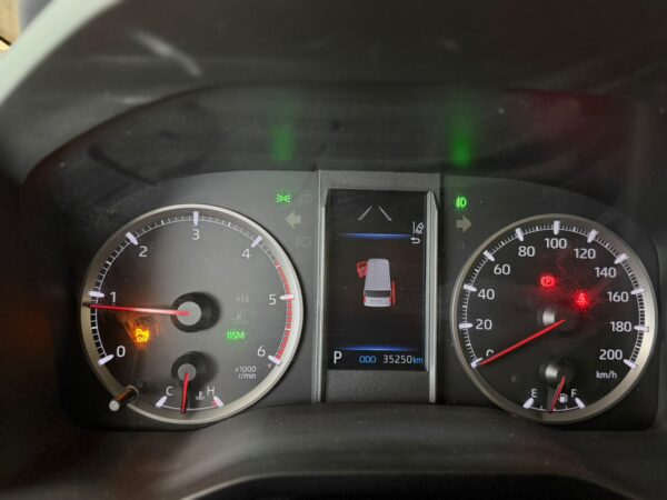 WhatsApp Image 2026-08-19 at 4.46.24 PM TOYOTA HIACE WAGON 2.8 TDI 6AT 10A