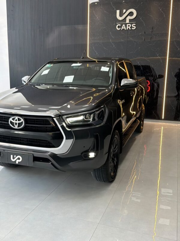 WhatsApp Image 2026-08-20 at 1.13.23 PM (2) TOYOTA HILUX 4X2 DC SRV 2.8 TDI 6 AT