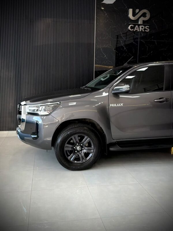 WhatsApp Image 2026-08-20 at 1.13.23 PM (3) TOYOTA HILUX 4X2 DC SRV 2.8 TDI 6 AT