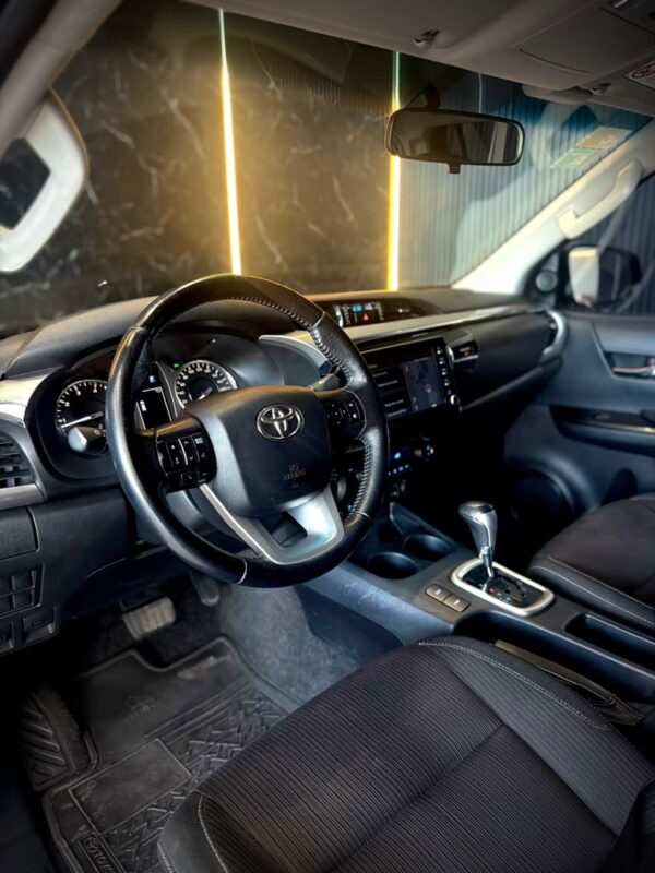 WhatsApp Image 2026-08-20 at 1.13.23 PM TOYOTA HILUX 4X2 DC SRV 2.8 TDI 6 AT
