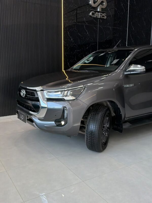 WhatsApp Image 2026-08-20 at 1.13.24 PM (2) TOYOTA HILUX 4X2 DC SRV 2.8 TDI 6 AT