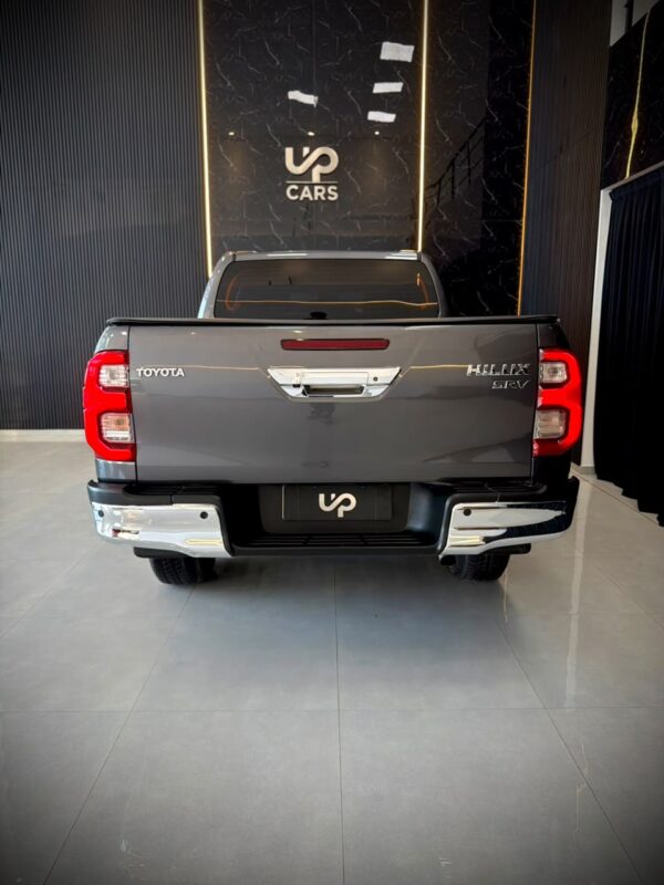 WhatsApp Image 2026-08-20 at 1.13.25 PM (1) TOYOTA HILUX 4X2 DC SRV 2.8 TDI 6 AT