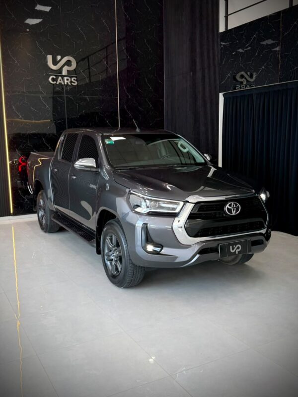 WhatsApp Image 2026-08-20 at 1.13.25 PM TOYOTA HILUX 4X2 DC SRV 2.8 TDI 6 AT