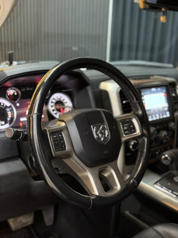 WhatsApp Image 2026-08-20 at 12.48.07 PM (3) RAM 1500 5.7 V8 LARAMIE 4X4