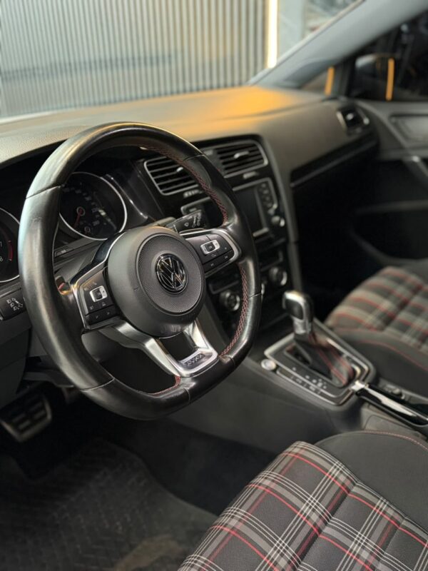 VOLKSWAGEN GOLF GTI 2.0L