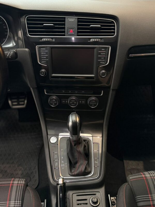 VOLKSWAGEN GOLF GTI 2.0L