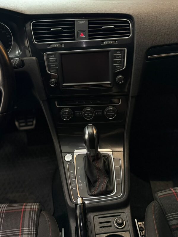 VOLKSWAGEN GOLF GTI 2.0L