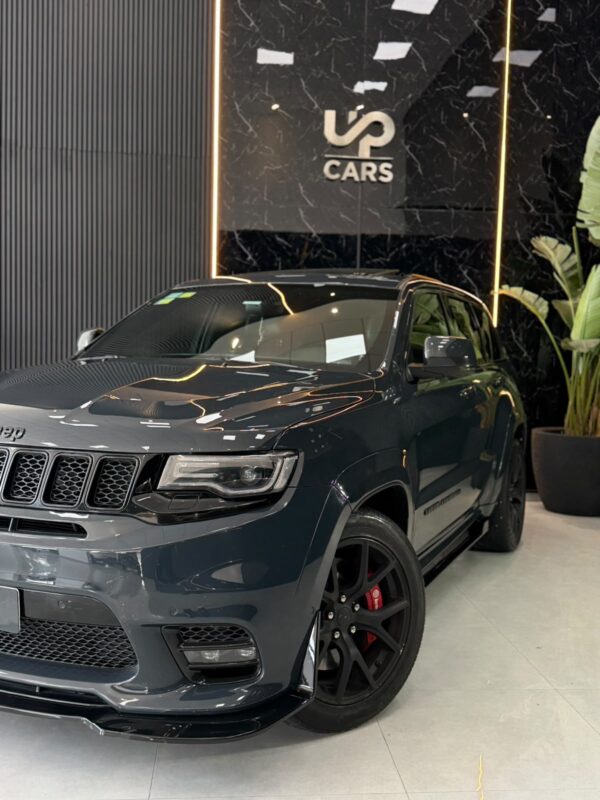WhatsApp Image 2026-10-02 at 1.04.34 PM (3) JEEP GRAND CHEROKEE SRT-8