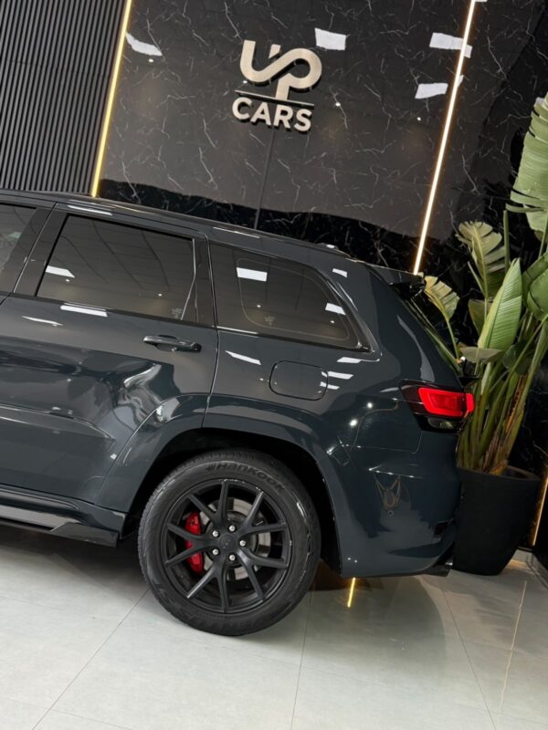WhatsApp Image 2026-10-02 at 1.04.35 PM (2) JEEP GRAND CHEROKEE SRT-8