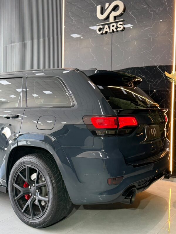 WhatsApp Image 2026-10-02 at 1.04.35 PM (3) JEEP GRAND CHEROKEE SRT-8