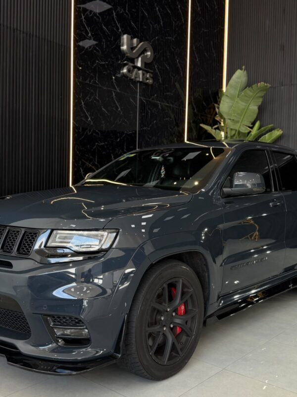 WhatsApp Image 2026-10-02 at 1.04.37 PM (2) JEEP GRAND CHEROKEE SRT-8