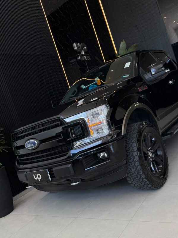 WhatsApp Image 2026-10-02 at 1.16.32 PM (2) FORD F-150 LARIAT LUXURY 5.0L V8 4X4 AT