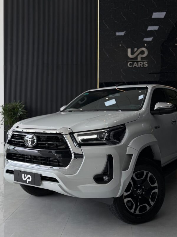 WhatsApp Image 2026-10-08 at 12.16.31 PM (1) TOYOTA HILUX 4X4 DC SRX 2.8 TDI 6 AT
