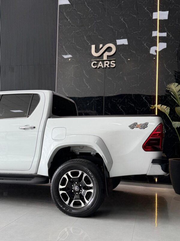 WhatsApp Image 2026-10-08 at 12.16.32 PM (2) TOYOTA HILUX 4X4 DC SRX 2.8 TDI 6 AT