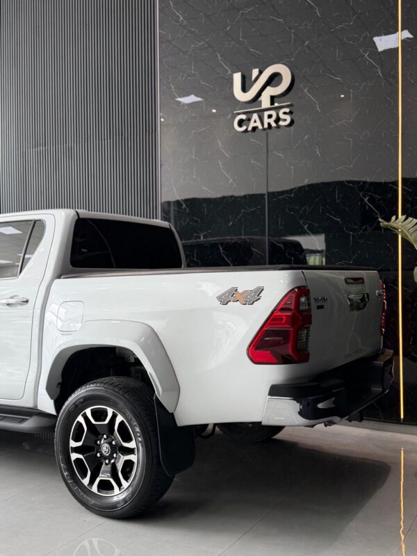 WhatsApp Image 2026-10-08 at 12.16.32 PM (3) TOYOTA HILUX 4X4 DC SRX 2.8 TDI 6 AT