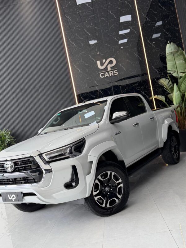 WhatsApp Image 2026-10-08 at 12.16.32 PM TOYOTA HILUX 4X4 DC SRX 2.8 TDI 6 AT