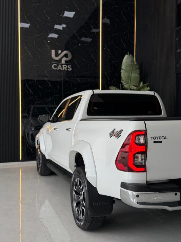 WhatsApp Image 2026-10-08 at 12.16.36 PM (1) TOYOTA HILUX 4X4 DC SRX 2.8 TDI 6 AT