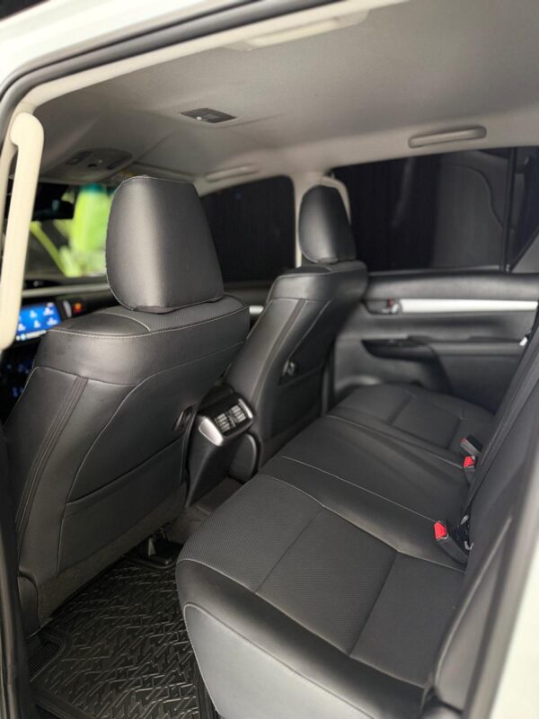 WhatsApp Image 2026-10-08 at 12.16.38 PM TOYOTA HILUX 4X4 DC SRX 2.8 TDI 6 AT