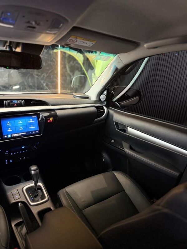WhatsApp Image 2026-10-08 at 12.16.39 PM (2) TOYOTA HILUX 4X4 DC SRX 2.8 TDI 6 AT