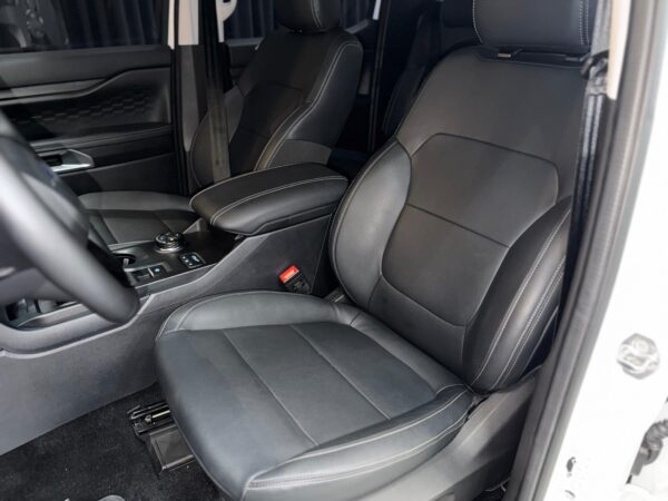 WhatsApp Image 2026-10-08 at 8.07.24 AM (1) FORD RANGER DC LTD+ 3.0L V6 4X4 10AT D